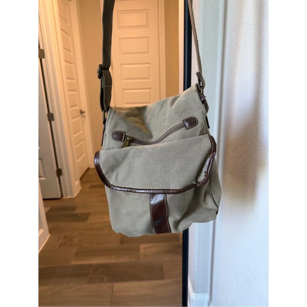 Casual Men's Messenger Bag in Olive Green Canvas